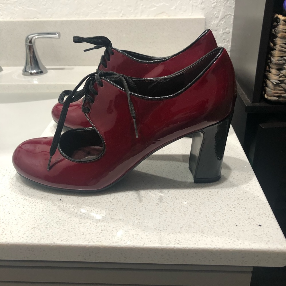 Only worn once - Picture 3 of 6